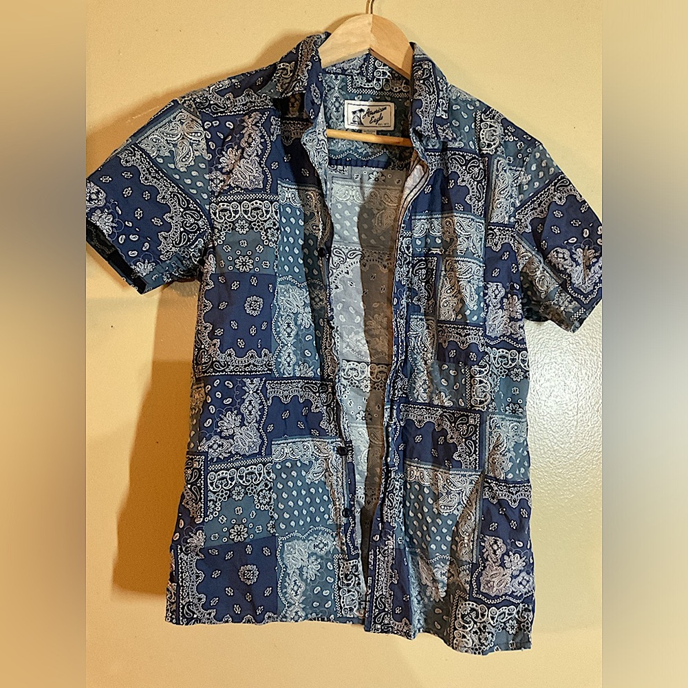 🦅 American Eagle Outfitters Patchwork button-down shirt